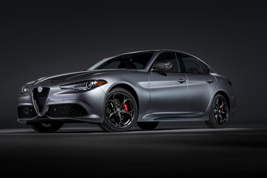 alfa romeo giulia car brand